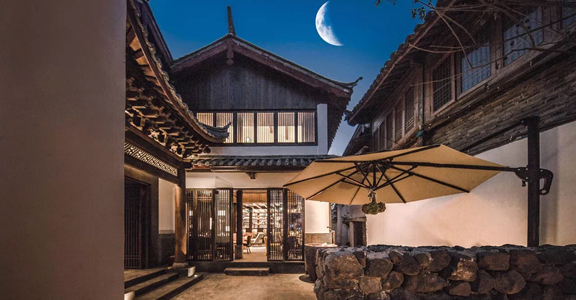 LIJIANG MONTH HOTEL