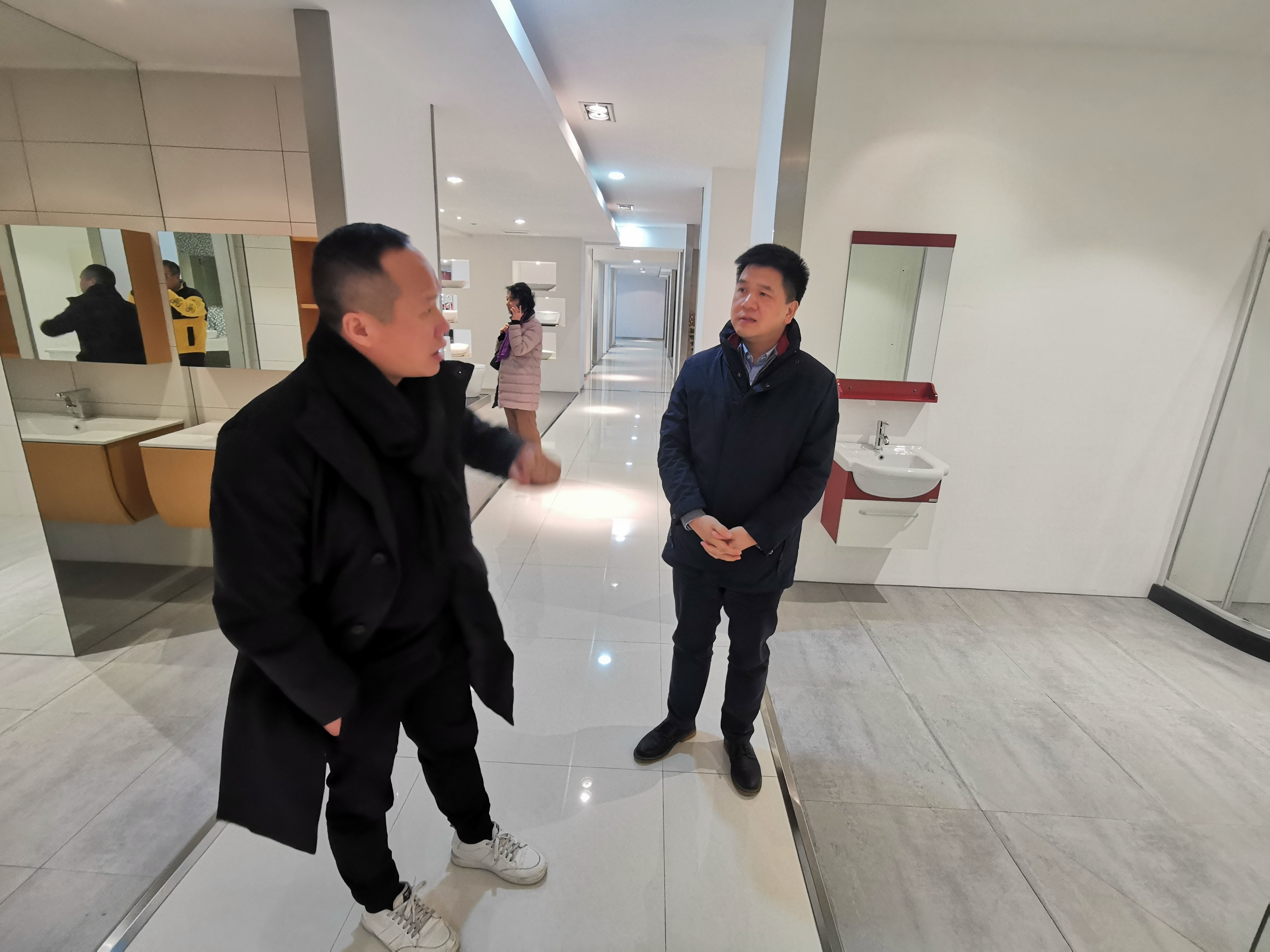 中装协领导考察BOET堡德卫浴(图3)